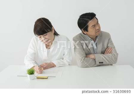 Mature divorce image Mature divorce image 31630693