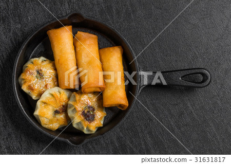 Spring roll and baked shumai spring roll and steamed meat Spring roll and baked shumai spring roll and steamed meat 31631817