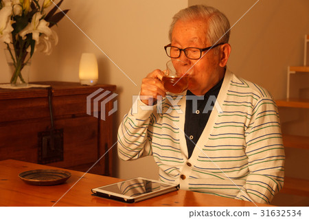 Senior tea time 31632534