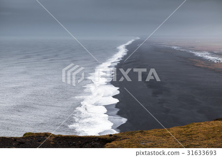 Black sands, North Atlantic Ocean coast 31633693