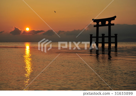 Evening view of Lake Biwa 31633899