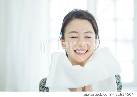 Facial cleanser 31634504