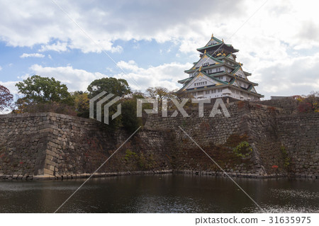 Osaka Castle, also called the white Heron castle Osaka Castle, also called the white Heron castle 31635975