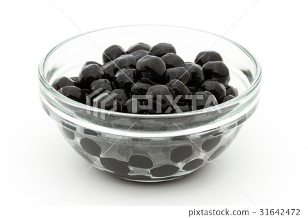 Tapioca pearl for tapioca tea (after cooking): Boba for Bubble Tea Tapioca pearl for tapioca tea (after cooking): Boba for Bubble Tea 31642472