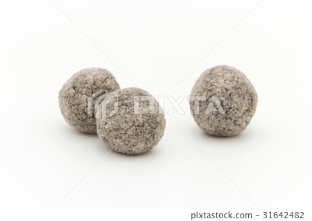 Tapioca pearl for tapioca tea (before cooking): Boba for Bubble Tea 31642482