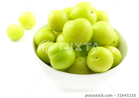 fresh turkish can erik plum fruits in a small bowl 31643238