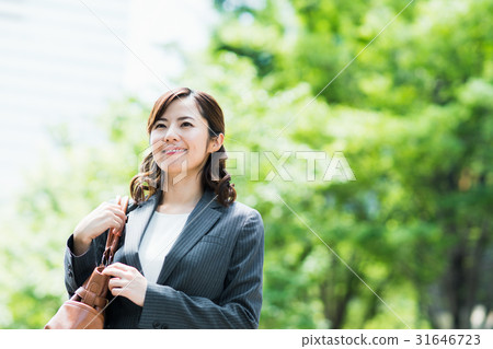 Business woman (fresh green) 31646723