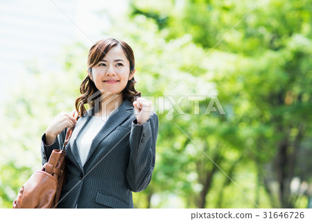Business woman (fresh green) 31646726