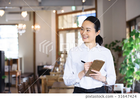 Cafe Staff Cafe Staff 31647424