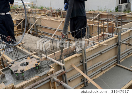Concrete placing 31647917