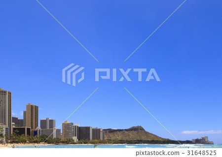 Waikiki Beach and Diamond Head Waikiki Beach and Diamond Head 31648525