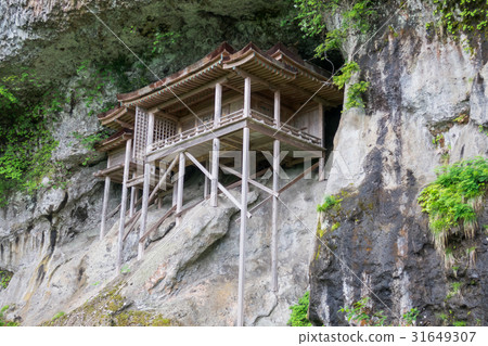 Mitsutokuzan Manshuto Temple entrance 31649307