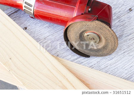 Carpenter tool do-it-yourself worker, motorized file Carpenter tool do-it-yourself worker, motorized file 31651512