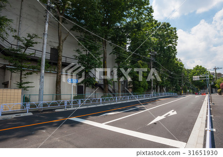 Setagaya walk, Komazawa street Tamaumi side beside the intersection, Ueno hair three-chome Setagaya walk, Komazawa street Tamaumi side beside the intersection, Ueno hair three-chome 31651930