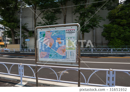 Setagaya walk, Komazawa street Tamaomiya side crossing next to the intersection, block guide board Setagaya walk, Komazawa street Tamaomiya side crossing next to the intersection, block guide board 31651932