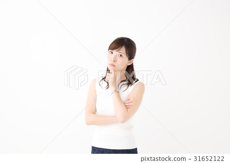 Troubling women 31652122