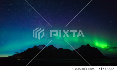 Vestrahorn mountain with Aurora borealis, Iceland Vestrahorn mountain with Aurora borealis, Iceland 31652882