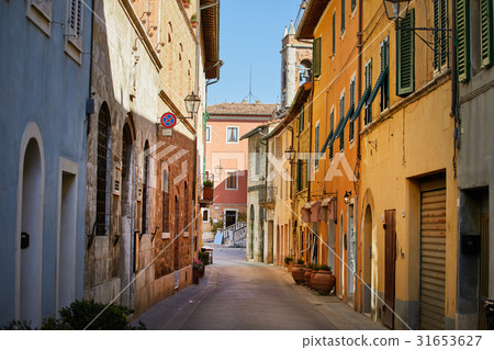 Porch in small town in Italy in sunny day, Umbria Porch in small town in Italy in sunny day, Umbria 31653627