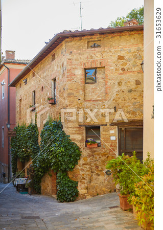 Porch in small town in Italy in sunny day, Umbria Porch in small town in Italy in sunny day, Umbria 31653629