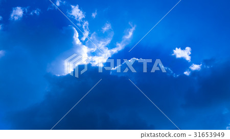 六月的天空和雲彩（16：9） 31653949