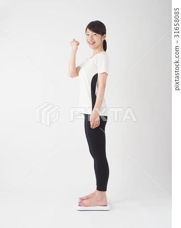 A woman who gains weight by gaining weight 31658085