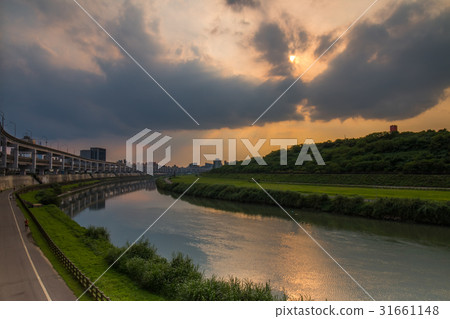 河堤 31661148