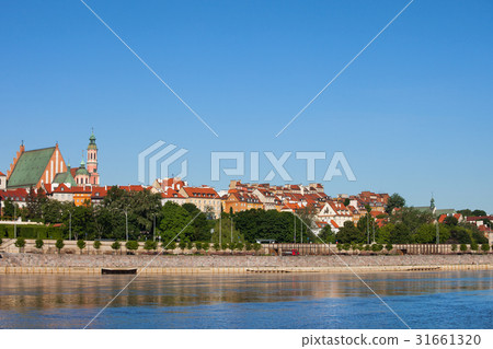 Warsaw Old Town Skyline From Vistula River 31661320