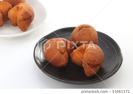 薩塔安達吉 31661572