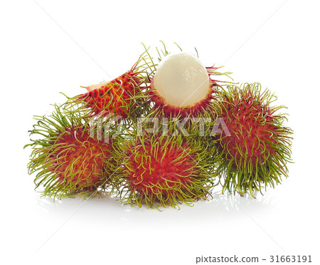 Rambutan isolate on white background 31663191