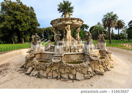 Fontain Bernini named Cochlea in Villa Doria Fontain Bernini named Cochlea in Villa Doria 31663687