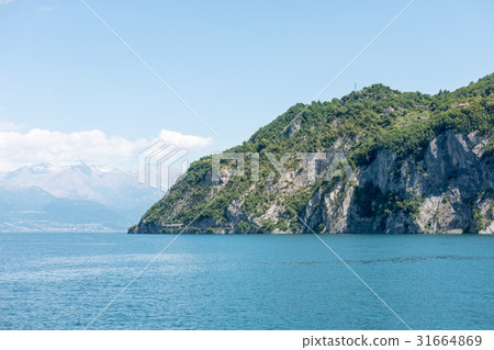 Landscape view of Lake Como in Italy. 31664869