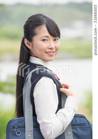 School girls who look back School girls who look back 31666805