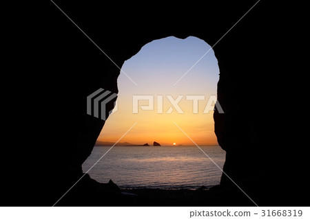 Cave, Brother Island, Seogwipo City, Jeju Island 31668319