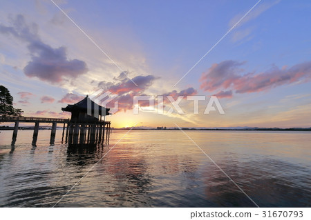 浮動的黎明 浮動的黎明 31670793