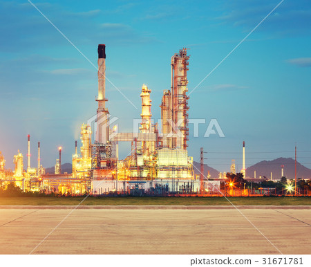 Oil refinery factory 31671781