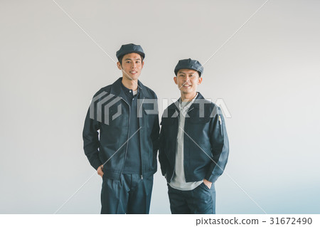 male, man, work clothes 31672490