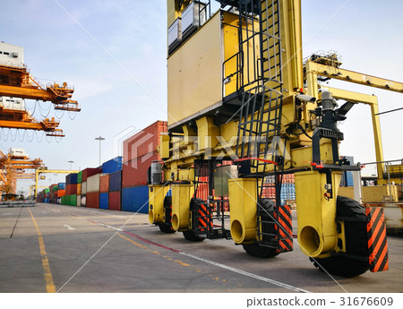 Wheel Rubber Tried Gantry Cranes (RTG) Wheel Rubber Tried Gantry Cranes (RTG) 31676609