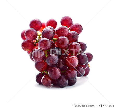 grape isolated on white 31678504