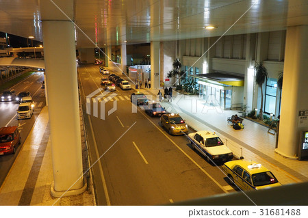 那霸機場出租車著陸 31681488