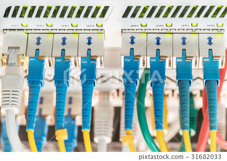 Internet hub close up Internet hub close up 31682033