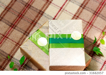 Gifts · Respect 31682057