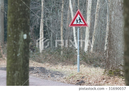 Attention children roadsign 31690037