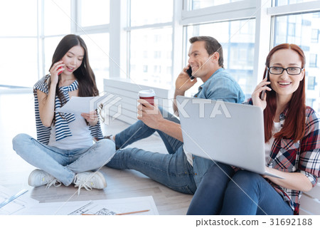 Positive nice people having phone conversations 31692188