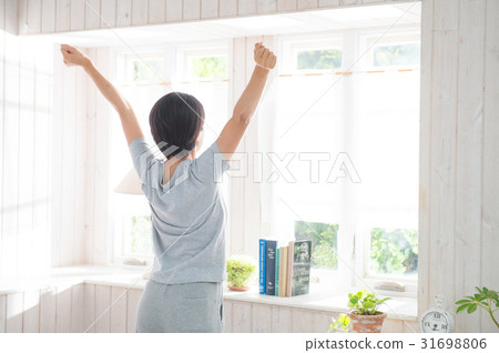 Female behind waking up Female behind waking up 31698806