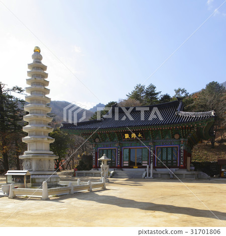 Daeungungjeon, Hwaam-sa Temple, Goseong-gun, Gangwon-do Daeungungjeon, Hwaam-sa Temple, Goseong-gun, Gangwon-do 31701806