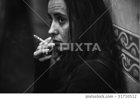 Homeless Adult Woman Smoking Cigarette Addiction Homeless Adult Woman Smoking Cigarette Addiction 31710512