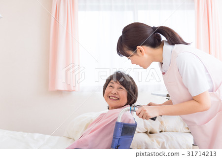 Helber，照顧者，援助形象 31714213