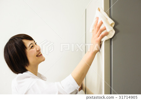 Woman doing housework Woman doing housework 31714905