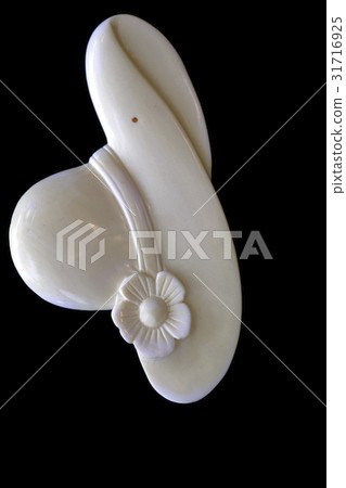 Ivory (decorative item) 31716925