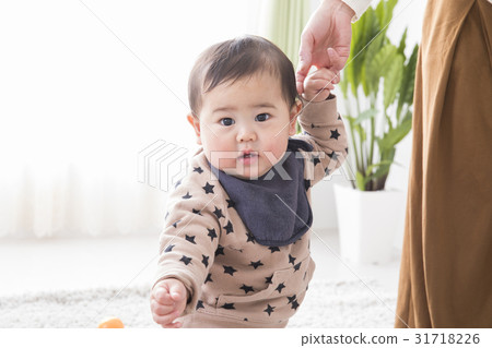 Children and mothers Children and mothers 31718226